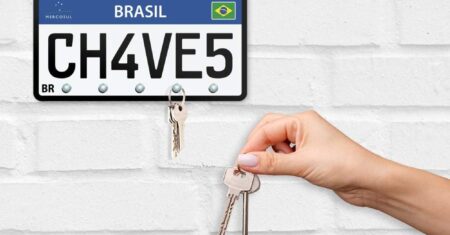 Porta Chaves de placa de trânsito no padrão Mercosul