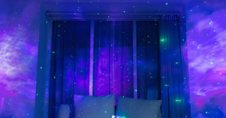 Astronauta projetor de estrelas