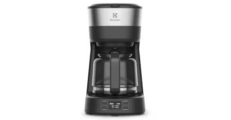 Café toda hora: Cafeteira elétrica programável sai 15% OFF