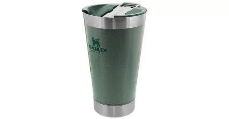 Copo Stanley que conserva bebida por até 17h sai 24% OFF