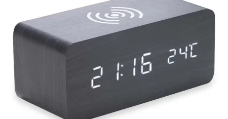 Relógio de mesa com carregador de indução