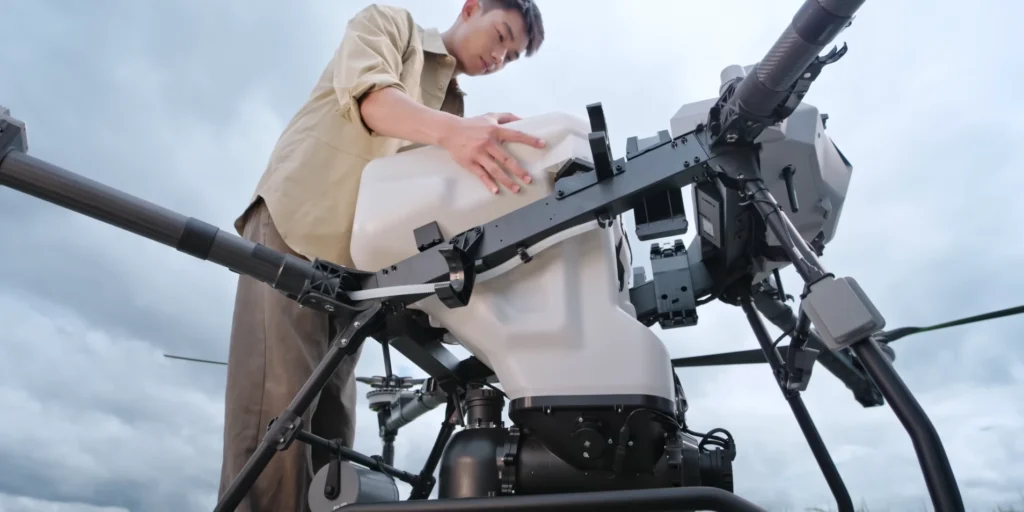 DJI Agras T70P: drone agrícola para pulverização, dispersão e transporte no campo