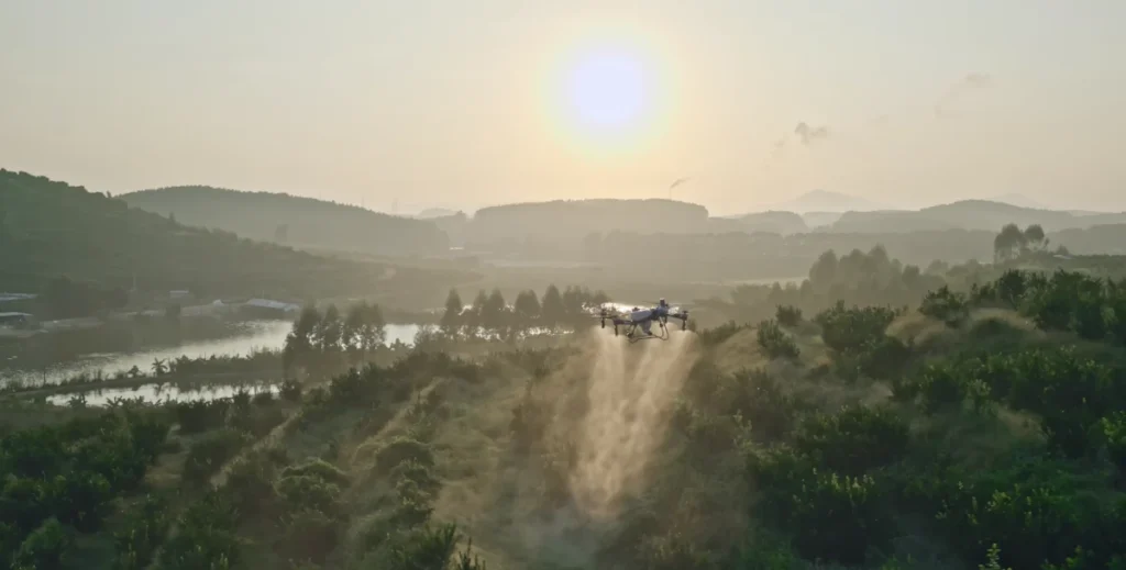 DJI Agras T70P: drone agrícola para pulverização, dispersão e transporte no campo