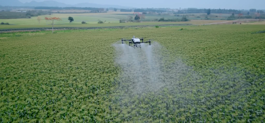 DJI Agras T70P: drone agrícola para pulverização, dispersão e transporte no campo